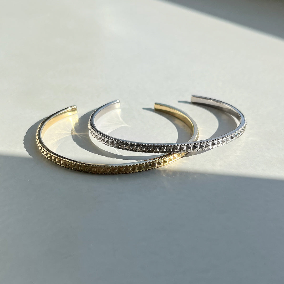 Studs - 8B06WW